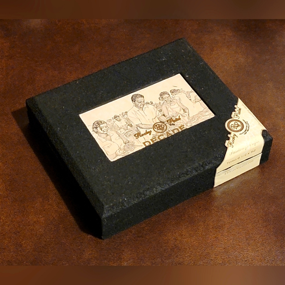 Empty Cigar Box - Picture 2 of 10